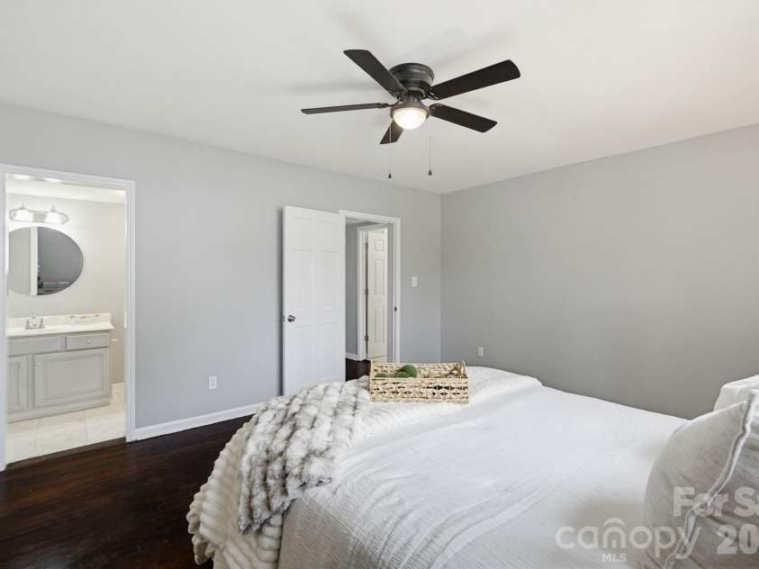 314 Ridge Avenue, Kannapolis, NC 28083.  MLS# CAR4376356, YatesRealty ID 22278. 