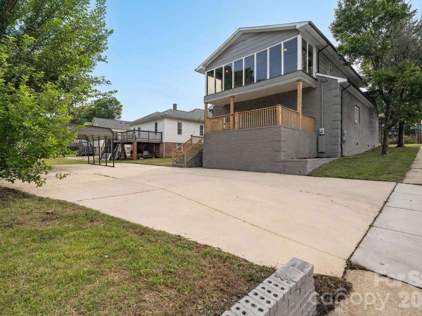 314 Ridge Avenue, Kannapolis, NC 28083.  MLS# CAR4376356, YatesRealty ID 22278. 