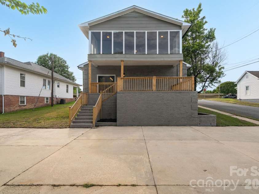 314 Ridge Avenue, Kannapolis, NC 28083.  MLS# CAR4376356, YatesRealty ID 22278. 