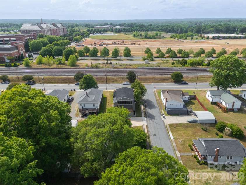 314 Ridge Avenue, Kannapolis, NC 28083.  MLS# CAR4376356, YatesRealty ID 22278. 