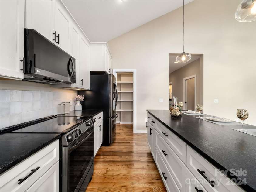 154 Aster Ridge Drive, Waynesville, NC 28786.  MLS# CAR4205694, YatesRealty ID 22279. 