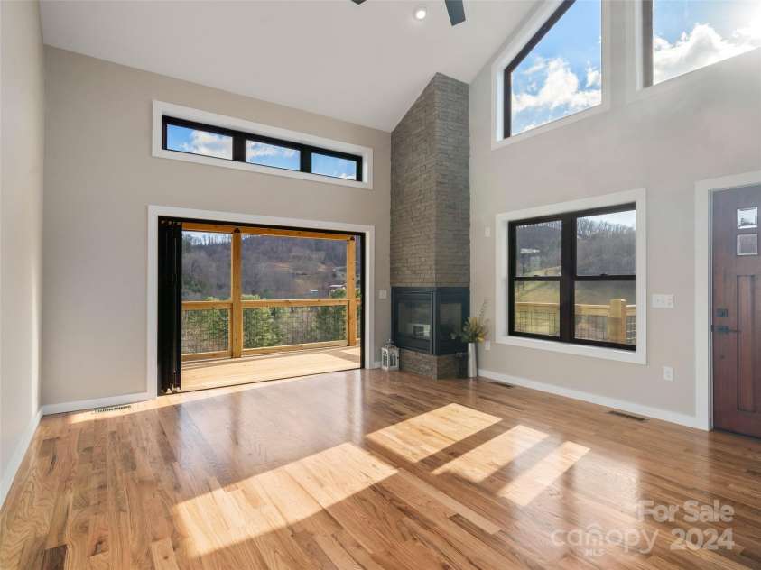 154 Aster Ridge Drive, Waynesville, NC 28786.  MLS# CAR4205694, YatesRealty ID 22279. 