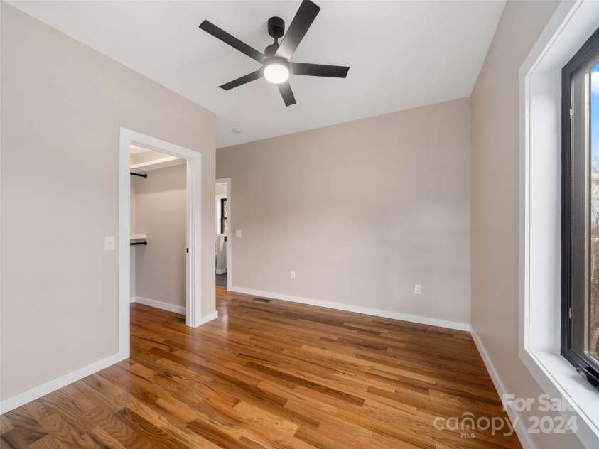 154 Aster Ridge Drive, Waynesville, NC 28786.  MLS# CAR4205694, YatesRealty ID 22279. 