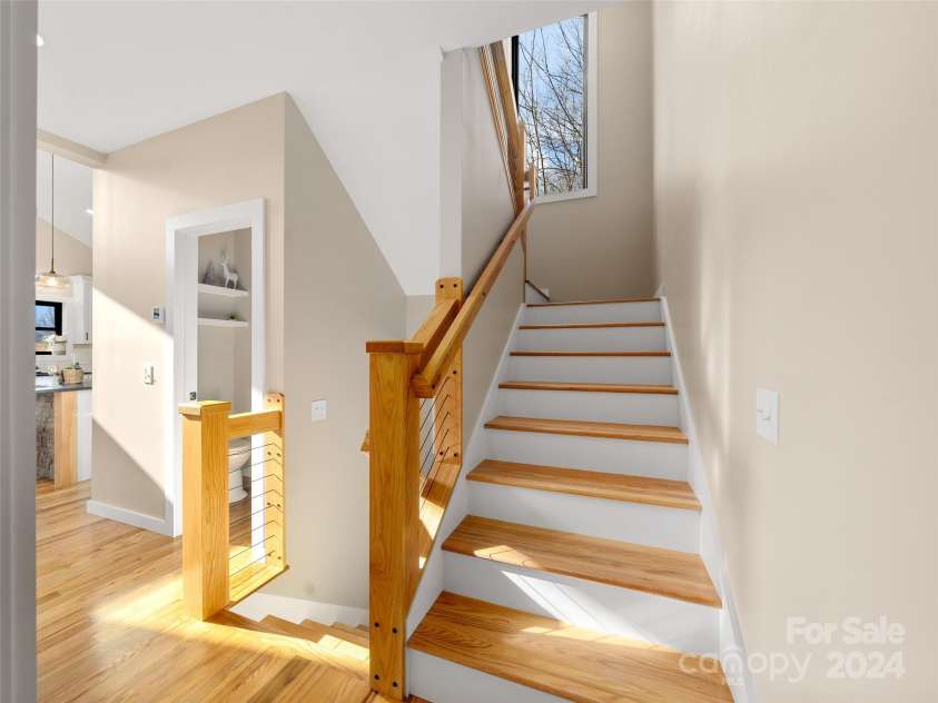 154 Aster Ridge Drive, Waynesville, NC 28786.  MLS# CAR4205694, YatesRealty ID 22279. 