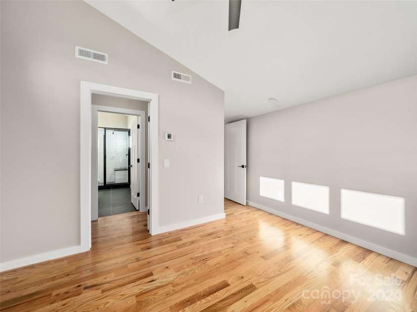 154 Aster Ridge Drive, Waynesville, NC 28786.  MLS# CAR4205694, YatesRealty ID 22279. 