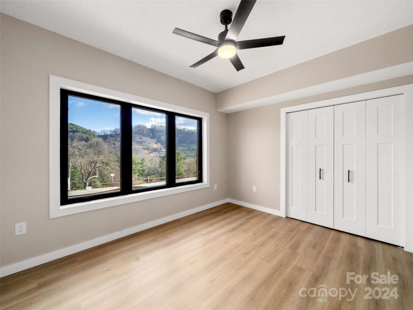 154 Aster Ridge Drive, Waynesville, NC 28786.  MLS# CAR4205694, YatesRealty ID 22279. 