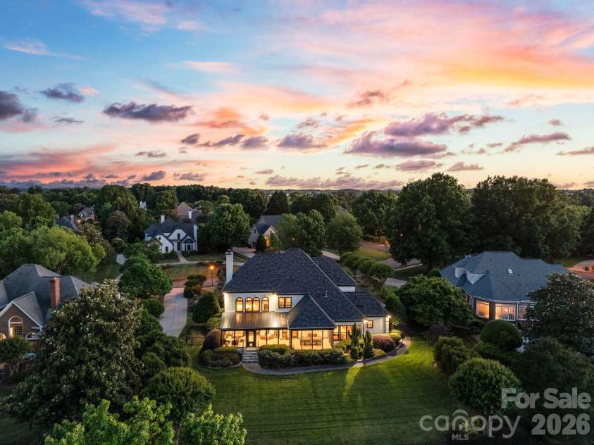 18003 Lochcarron Lane, Cornelius, NC 28031.  MLS# CAR4377616, YatesRealty ID 22279. 