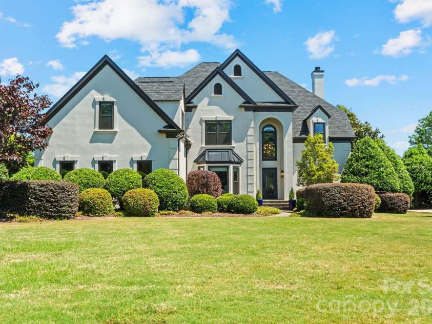 18003 Lochcarron Lane, Cornelius, NC 28031.  MLS# CAR4377616, YatesRealty ID 22279. 