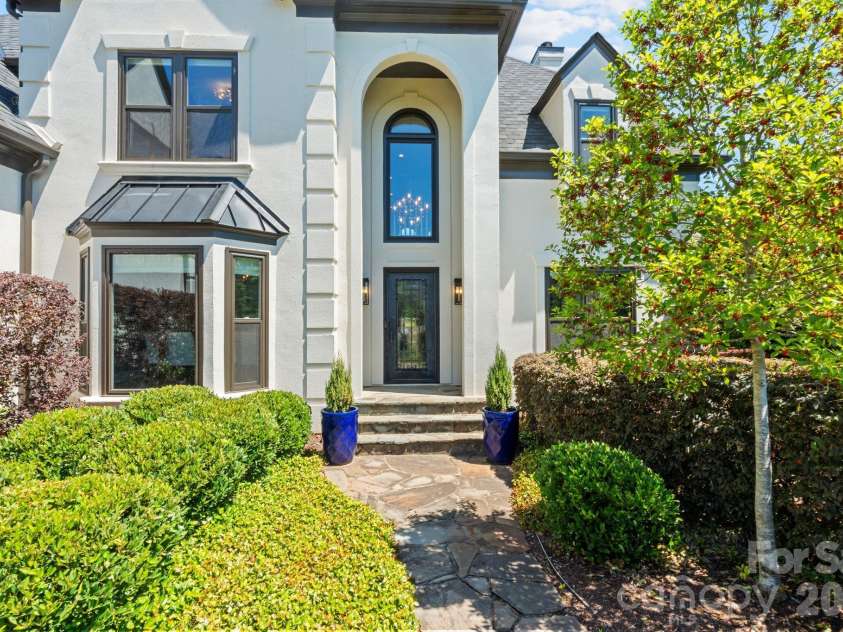 18003 Lochcarron Lane, Cornelius, NC 28031.  MLS# CAR4377616, YatesRealty ID 22279. 