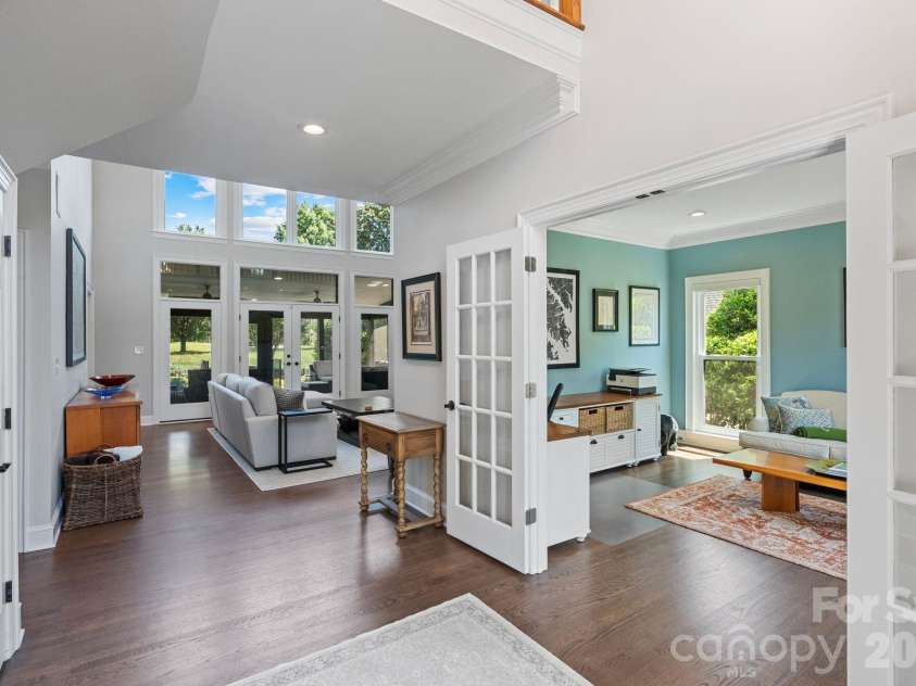 18003 Lochcarron Lane, Cornelius, NC 28031.  MLS# CAR4377616, YatesRealty ID 22279. Gracious and open floor plan