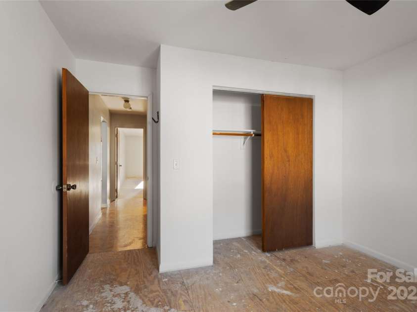 94 Market Street, Maggie Valley, NC 28751.  MLS# CAR4277066, YatesRealty ID 2228. 