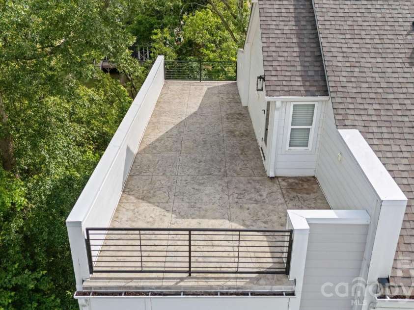 5003 York Park Lane, Charlotte, NC 28217.  MLS# CAR4377188, YatesRealty ID 22280. 