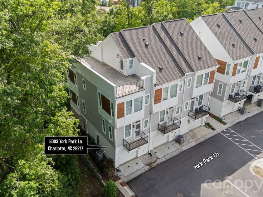 5003 York Park Lane, Charlotte, NC 28217.  MLS# CAR4377188, YatesRealty ID 22280. 