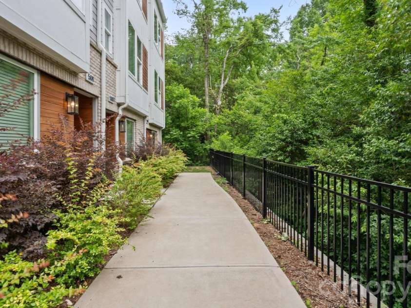 5003 York Park Lane, Charlotte, NC 28217.  MLS# CAR4377188, YatesRealty ID 22280. 