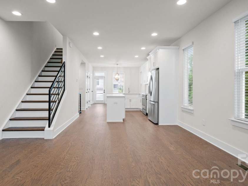 5003 York Park Lane, Charlotte, NC 28217.  MLS# CAR4377188, YatesRealty ID 22280. 