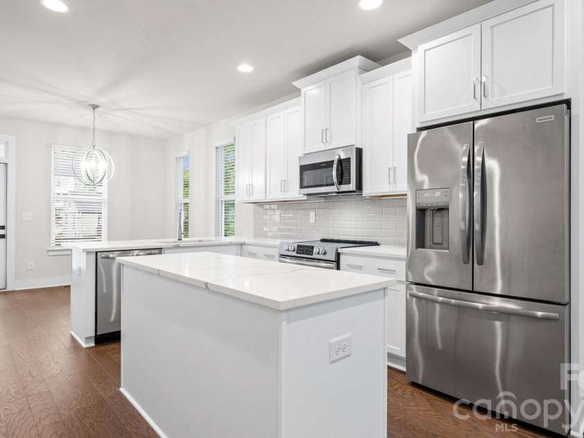 5003 York Park Lane, Charlotte, NC 28217.  MLS# CAR4377188, YatesRealty ID 22280. 