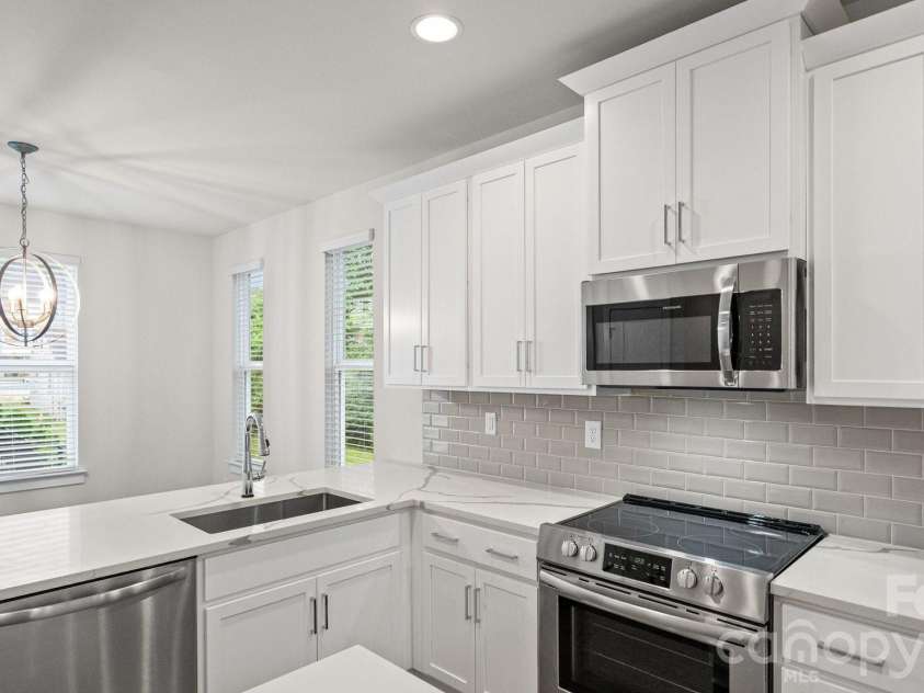 5003 York Park Lane, Charlotte, NC 28217.  MLS# CAR4377188, YatesRealty ID 22280. 