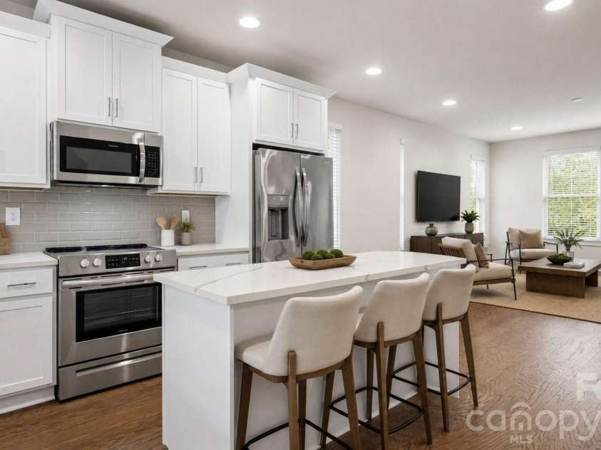 5003 York Park Lane, Charlotte, NC 28217.  MLS# CAR4377188, YatesRealty ID 22280. 