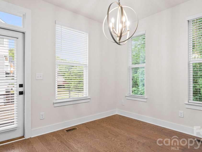 5003 York Park Lane, Charlotte, NC 28217.  MLS# CAR4377188, YatesRealty ID 22280. 