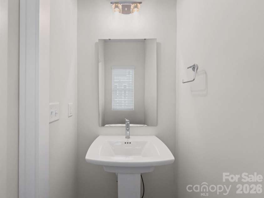 5003 York Park Lane, Charlotte, NC 28217.  MLS# CAR4377188, YatesRealty ID 22280. 