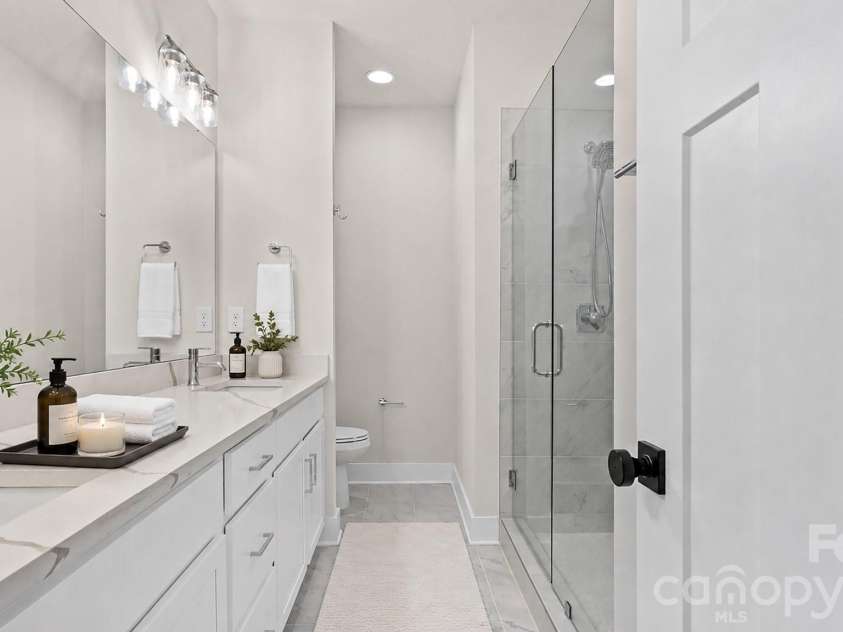 5003 York Park Lane, Charlotte, NC 28217.  MLS# CAR4377188, YatesRealty ID 22280. 
