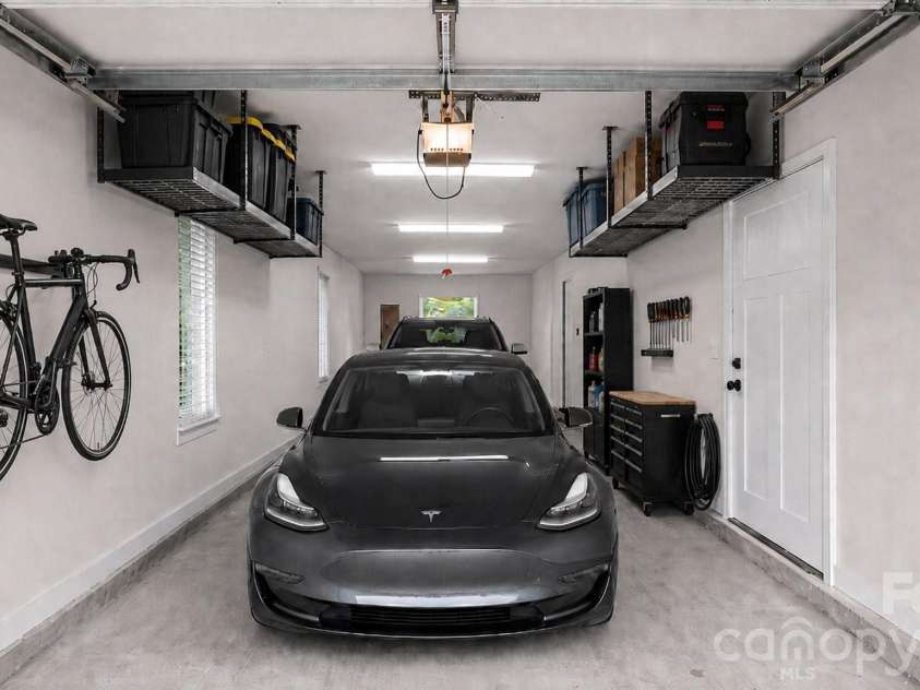 5003 York Park Lane, Charlotte, NC 28217.  MLS# CAR4377188, YatesRealty ID 22280. 