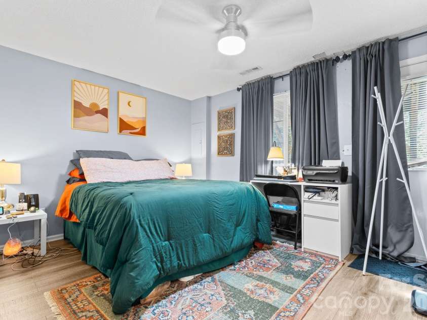 9606 Vinca Circle, Charlotte, NC 28213.  MLS# CAR4271580, YatesRealty ID 22280. 