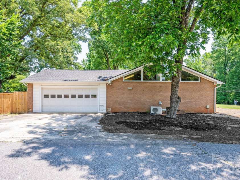 318 Peeler Street, Salisbury, NC 28146.  MLS# CAR4270125, YatesRealty ID 22281. Garage