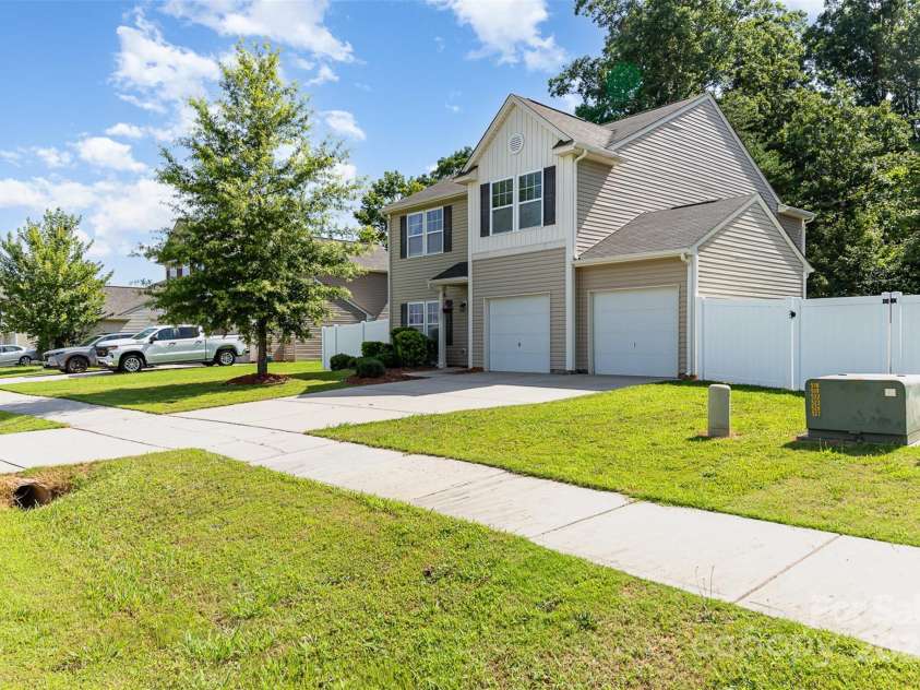 523 Smokehouse Lane, Albemarle, NC 28001.  MLS# CAR4273107, YatesRealty ID 22284. 