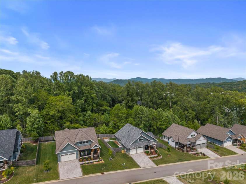 73 Starwood Valley Trail, Arden, NC 28704.  MLS# CAR4377343, YatesRealty ID 22284. 