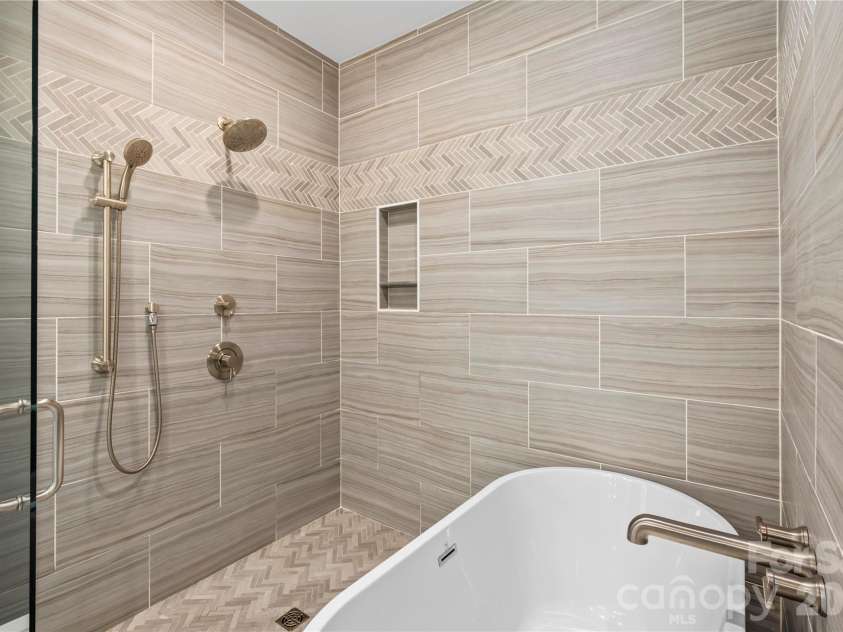 73 Starwood Valley Trail, Arden, NC 28704.  MLS# CAR4377343, YatesRealty ID 22284. Owner's Bath