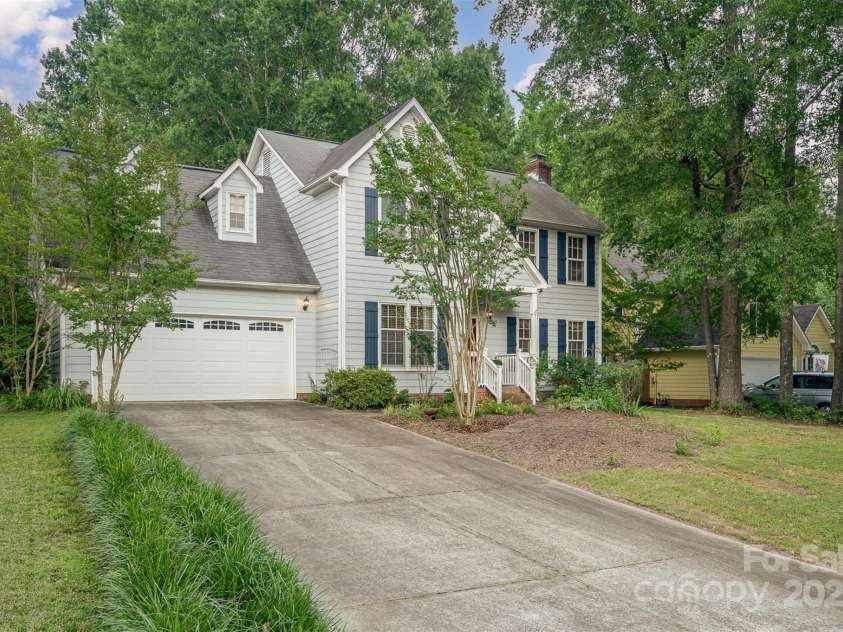 13416 Kintyre Court, Matthews, NC 28105.  MLS# CAR4270009, YatesRealty ID 22286. 
