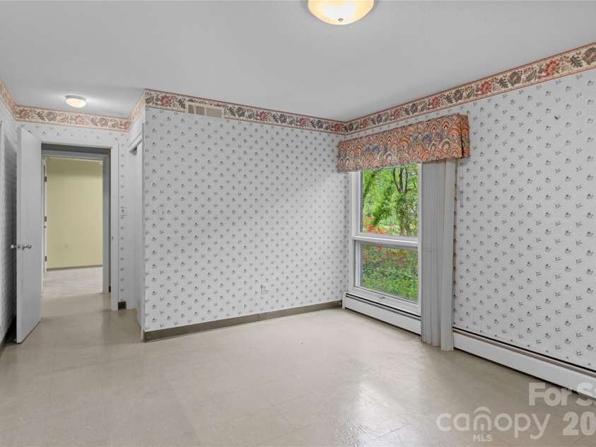 2051 Royall Drive, Winston Salem, NC 27106.  MLS# CAR4381495, YatesRealty ID 22287. 