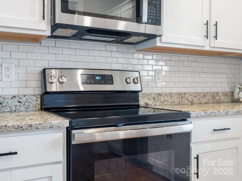 2165 Smith Road, Clover, SC 29710.  MLS# CAR4128540, YatesRealty ID 22288. All appliances remain with the house.