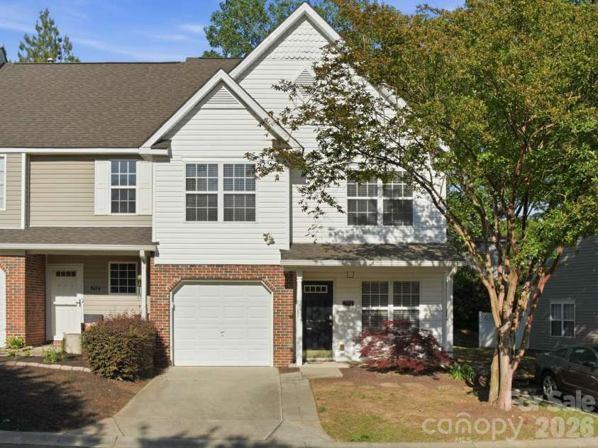 790 Rock Lake Glen, Fort Mill, SC 29715.  MLS# CAR4381481, YatesRealty ID 22288. 