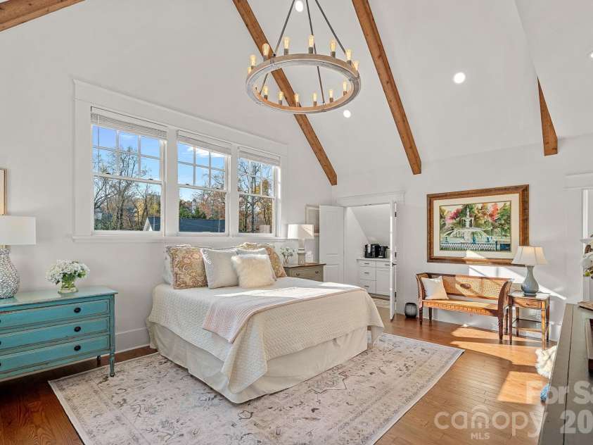 206 Meadowbrook Road, Charlotte, NC 28211.  MLS# CAR4372338, YatesRealty ID 2229. 