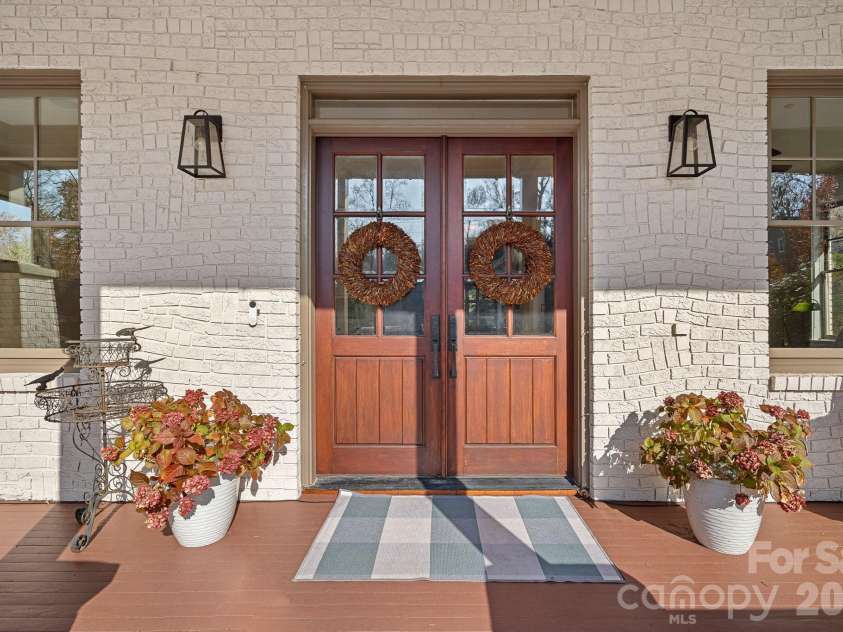 206 Meadowbrook Road, Charlotte, NC 28211.  MLS# CAR4372338, YatesRealty ID 2229. 