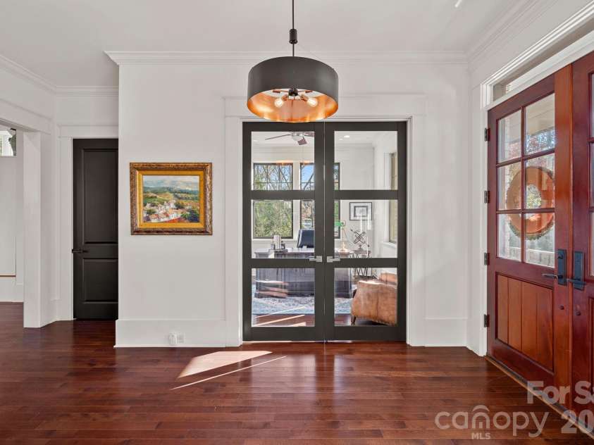 206 Meadowbrook Road, Charlotte, NC 28211.  MLS# CAR4372338, YatesRealty ID 2229. 