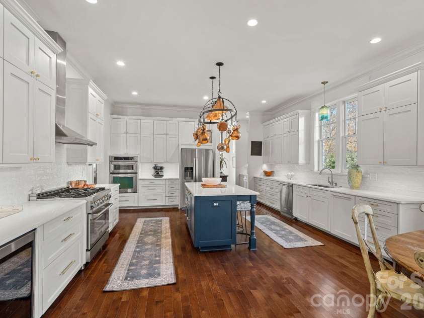206 Meadowbrook Road, Charlotte, NC 28211.  MLS# CAR4372338, YatesRealty ID 2229. 