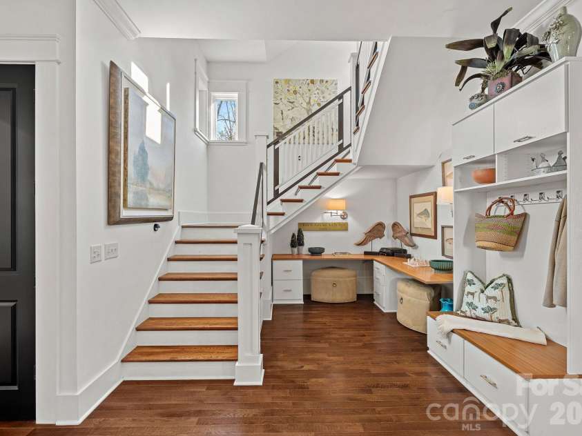 206 Meadowbrook Road, Charlotte, NC 28211.  MLS# CAR4372338, YatesRealty ID 2229. 