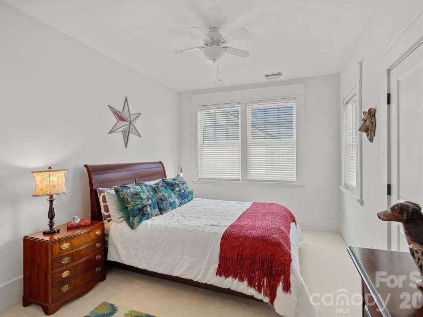 206 Meadowbrook Road, Charlotte, NC 28211.  MLS# CAR4372338, YatesRealty ID 2229. 