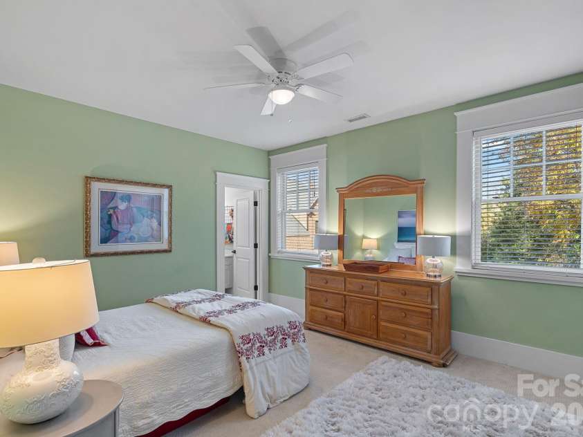 206 Meadowbrook Road, Charlotte, NC 28211.  MLS# CAR4372338, YatesRealty ID 2229. 