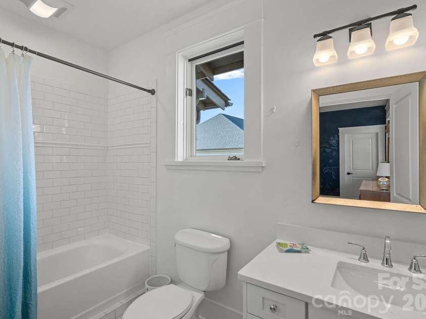 206 Meadowbrook Road, Charlotte, NC 28211.  MLS# CAR4372338, YatesRealty ID 2229. 