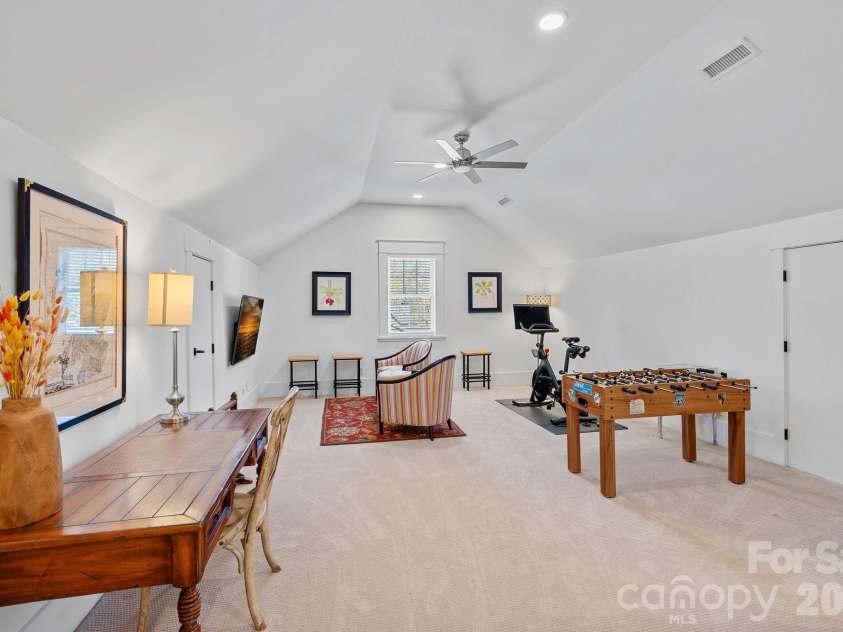 206 Meadowbrook Road, Charlotte, NC 28211.  MLS# CAR4372338, YatesRealty ID 2229. 