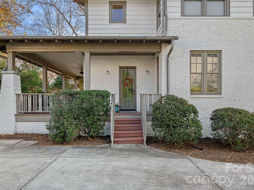 206 Meadowbrook Road, Charlotte, NC 28211.  MLS# CAR4372338, YatesRealty ID 2229. 