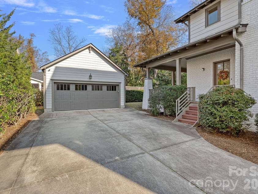 206 Meadowbrook Road, Charlotte, NC 28211.  MLS# CAR4372338, YatesRealty ID 2229. 