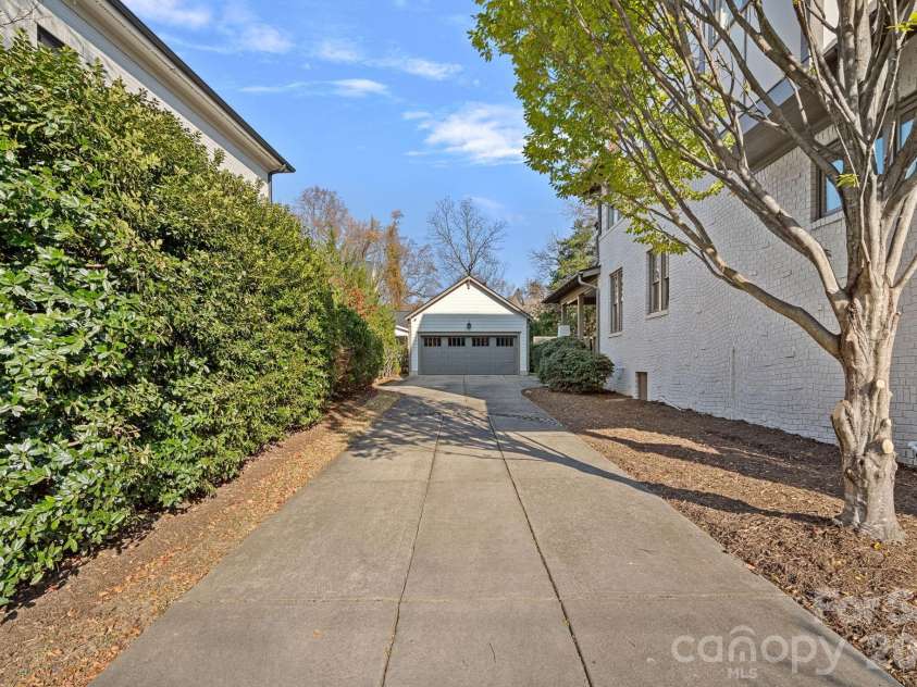 206 Meadowbrook Road, Charlotte, NC 28211.  MLS# CAR4372338, YatesRealty ID 2229. 
