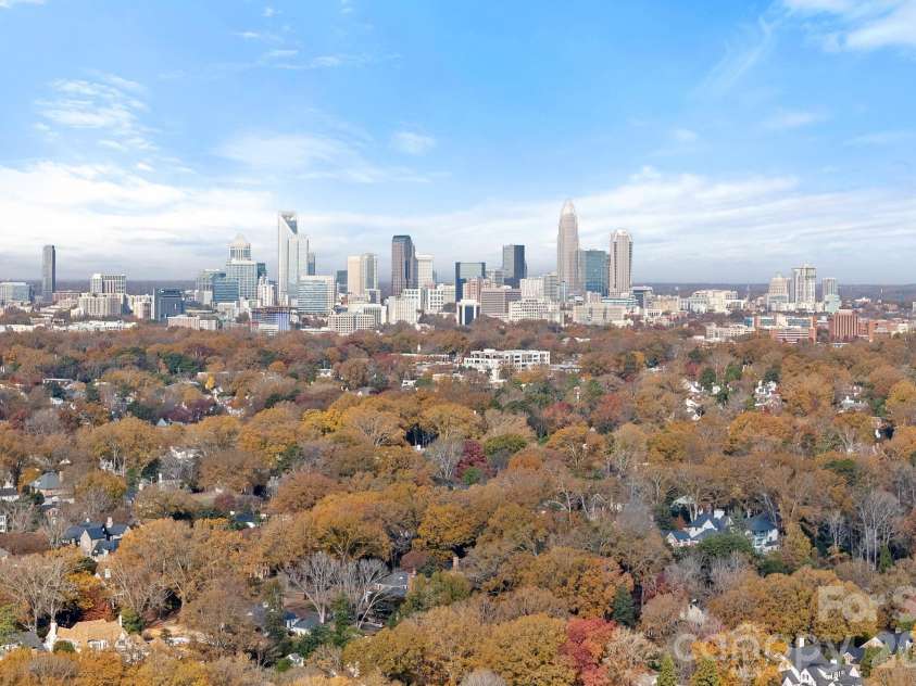 206 Meadowbrook Road, Charlotte, NC 28211.  MLS# CAR4372338, YatesRealty ID 2229. 