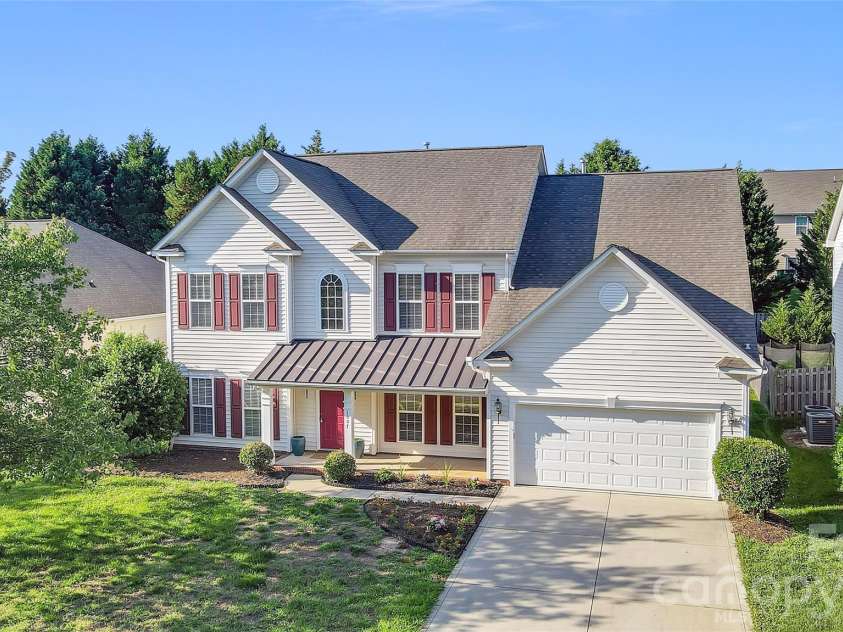 1007 Butterburr Drive, Matthews, NC 28104.  MLS# CAR4380724, YatesRealty ID 22290. 