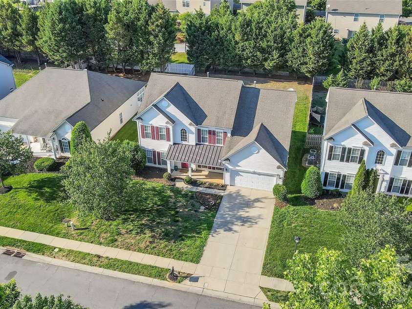 1007 Butterburr Drive, Matthews, NC 28104.  MLS# CAR4380724, YatesRealty ID 22290. 
